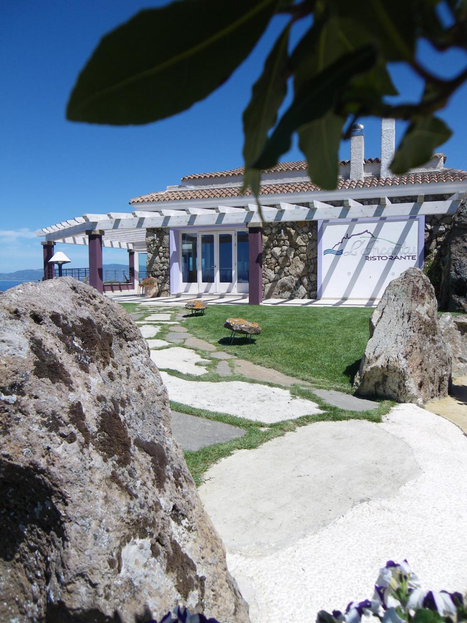 Bajaloglia Resort Кастелсардо Екстериор снимка